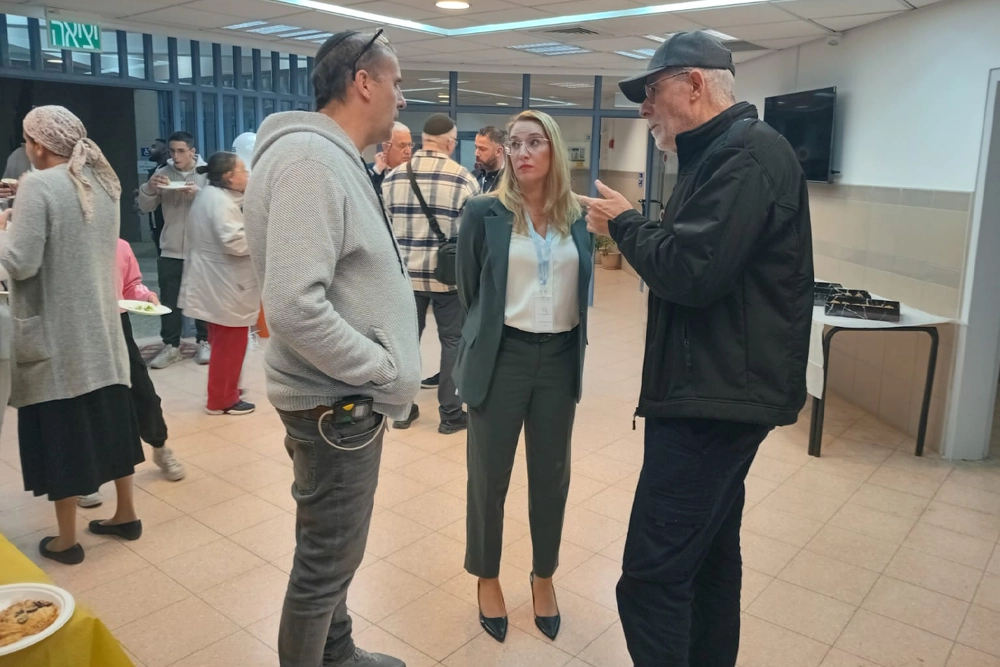 כנס של התחדשות עירונית עורכת דין מריאנה שטיינברג ודיירים